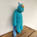 kot uszyty ręcznie ze swetra